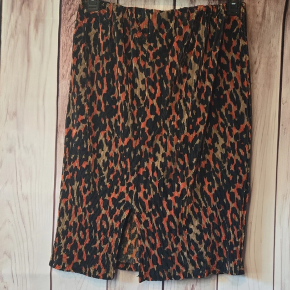 Ashley Stewart Animal Print Pencil Skirt - Black and Orange Size 14/16 - Picture 4 of 8